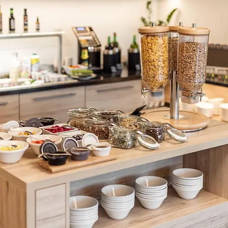 Smart Liv'in Hotel 3*